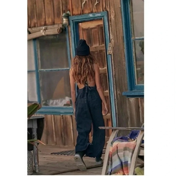 Free People Women’s Savannah Overalls Jumpsuit Wide Leg Flare Black Textured M - Picture 3 of 15